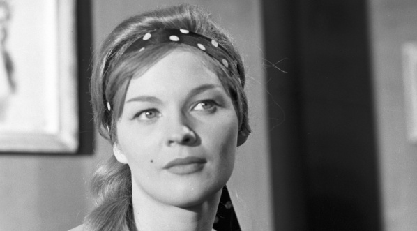 Barbara Modelska w filmie Edwarda Skórzewskiego i Jerzego Hoffmana "Gangsterzy i filantropi" z 1962 roku.  