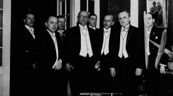  Odzanczenie czechosłowackich polityków orderami "Polonia Restituta" w styczniu 1932 roku.  
