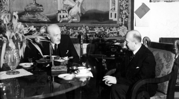  Przewodniczący Obozu Zjednoczenia Narodowego Adam Koc w rozmowie z prezydentem RP Ignacym Mościcki 24.02.1937 r.  