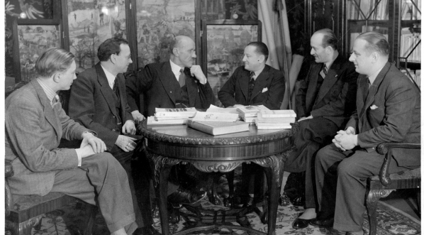  Wizyta kapitana MS "Batory" Eustazego Borkowskiego w redakcji IKC w Krakowie w styczni 1936 roku.  