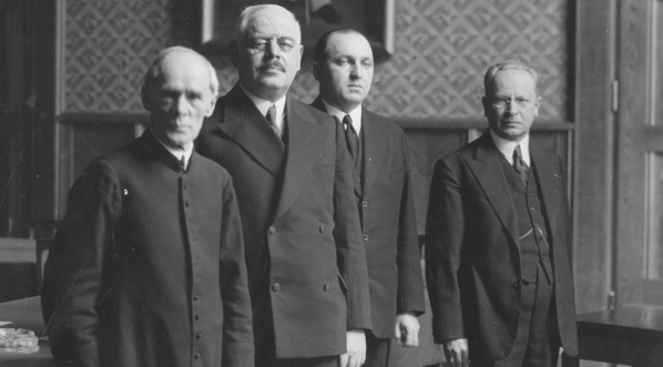  Posiedzenie podkomisji intelektualnej polsko-jugosłowiańskiej w Ministerstwie Wyznań Religijnych i Oświecenia Publicznego w Warszawie w lutym 1934 roku.  