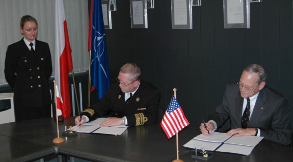  Podpisanie umowy pomiędzy Ministerstwem Obrony Narodowej i Departamentem Obrony USA 9.05.2009 r.  