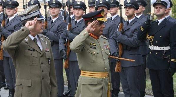  Przewodniczący Komitetu Połączonych Sztabów Pakistanu z wizytą w Polsce   w dniach 17-20.06.2007 r.  