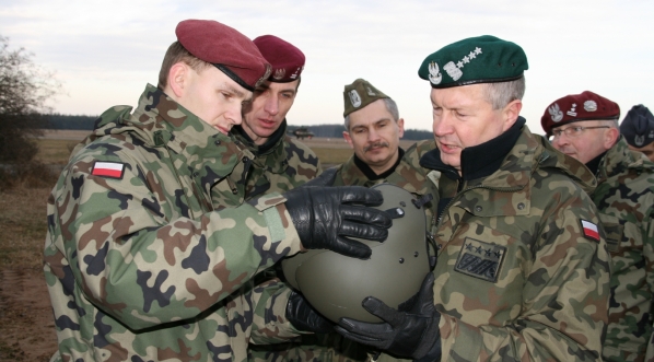  Szef SG WP z wizytą w 25. Brygadzie Kawalerii Powietrznej 16.01.2008 r.  