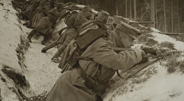  "W rowie strzeleckim"  (żołnierze II Brygady Legionów Polskich w Gorganach na Ukrainie).  
