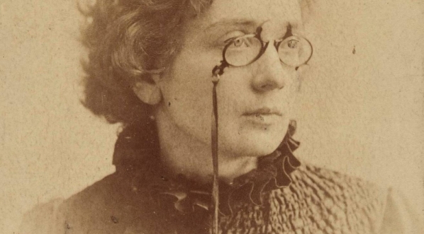  Portret Marii Dulębianki (1861-1919), działaczki społecznej, feministki, malarki, pisarki.  