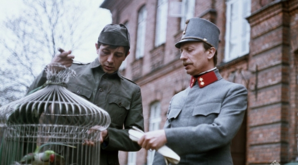  Jacek Sas-Uhrynowski i Wojciech Pokora w filmie Janusza Majewskiego "C. K. Dezerterzy" z 1985 roku.  