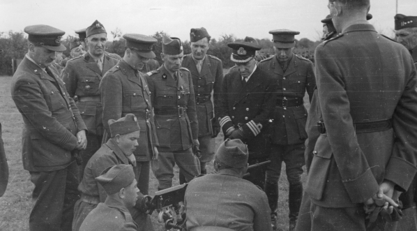  Wizyta brytyjskiej misji wojskowej w 2 Dywizji Strzelców Pieszych w 1940 roku.  