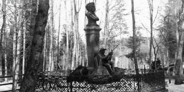 ZA MŁODU CHODZIŁ NA NIEDŹWIEDZIE