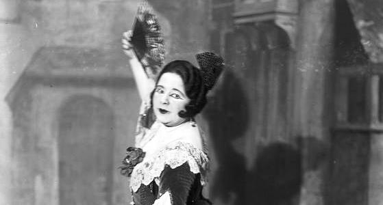 ZROBIŁA KARIERĘ ŚPIEWAJĄCO