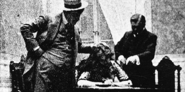 GŁOŚNA NIEMA SKANDALISTKA